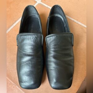 Everlane black leather loafer. pre-loved. Size 6.5. See photos for condition.